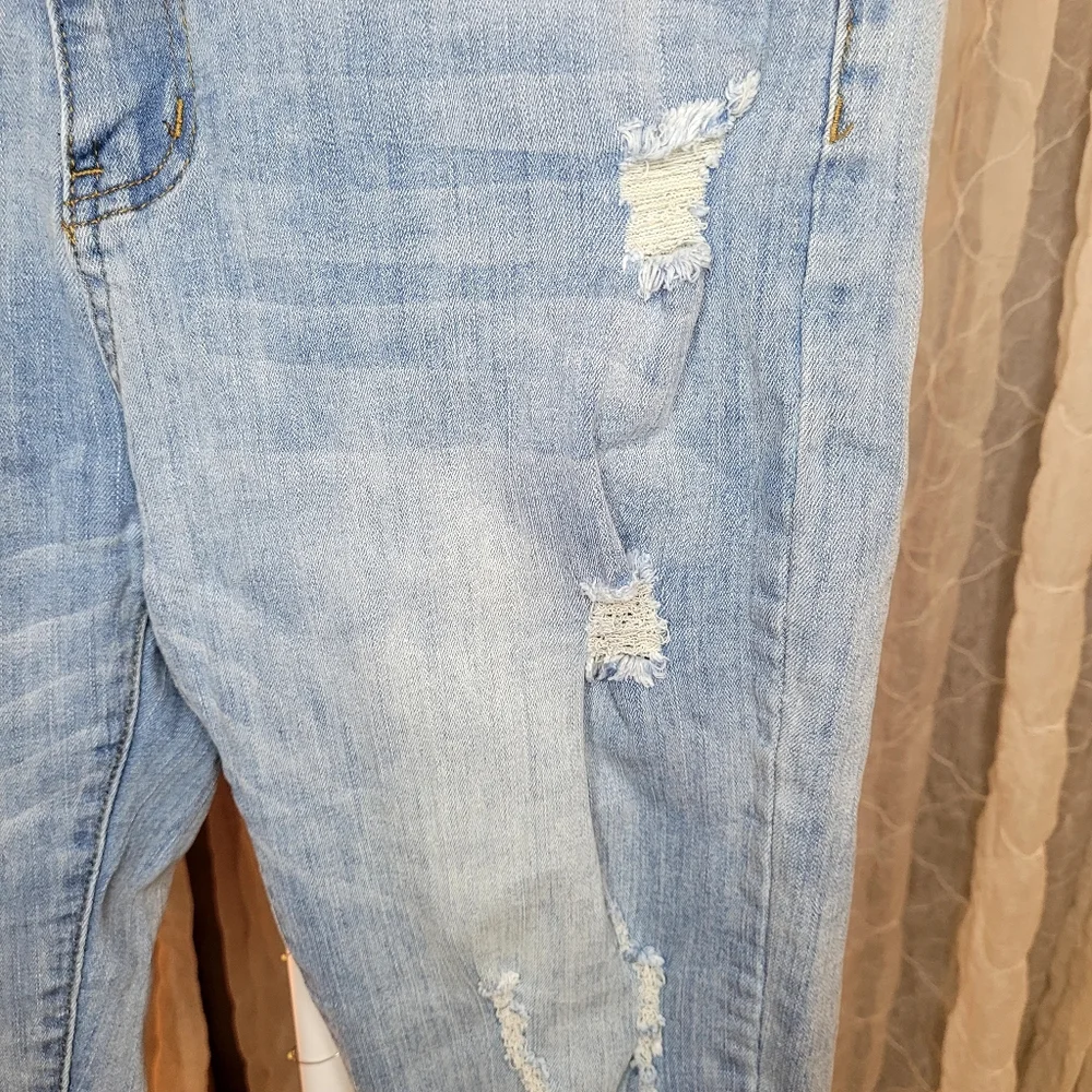 JEANS Distressed Denim Capris Light Wash Shredded Boho Cropped Jeans Size Large - Picture 5 of 6